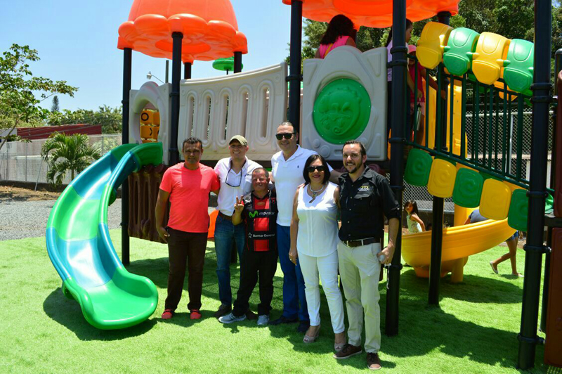 Outdoor play equipment installed in Costa rica Outdoor play equipment installed in Costa rica
